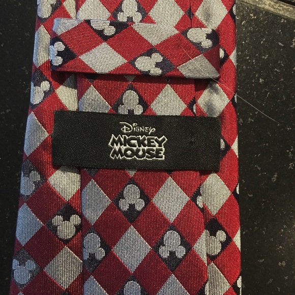 🔥2 for $20🔥 Silk Disney Mickey Mouse Tie - Picture 3 of 4